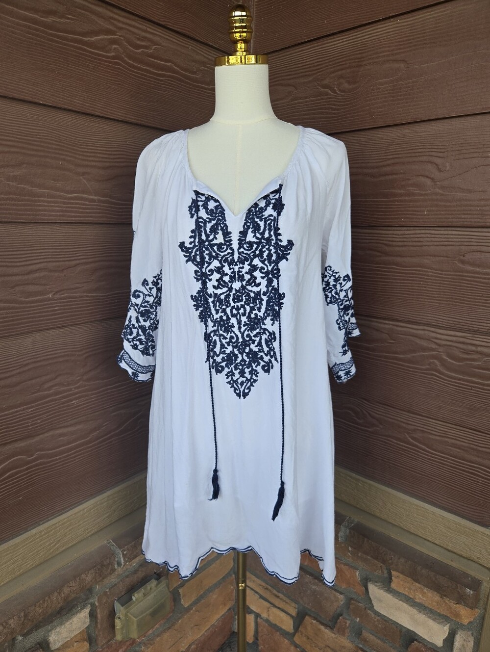 C | C Chic Connection White & Navy Embroidered Tunic Dress – Medium